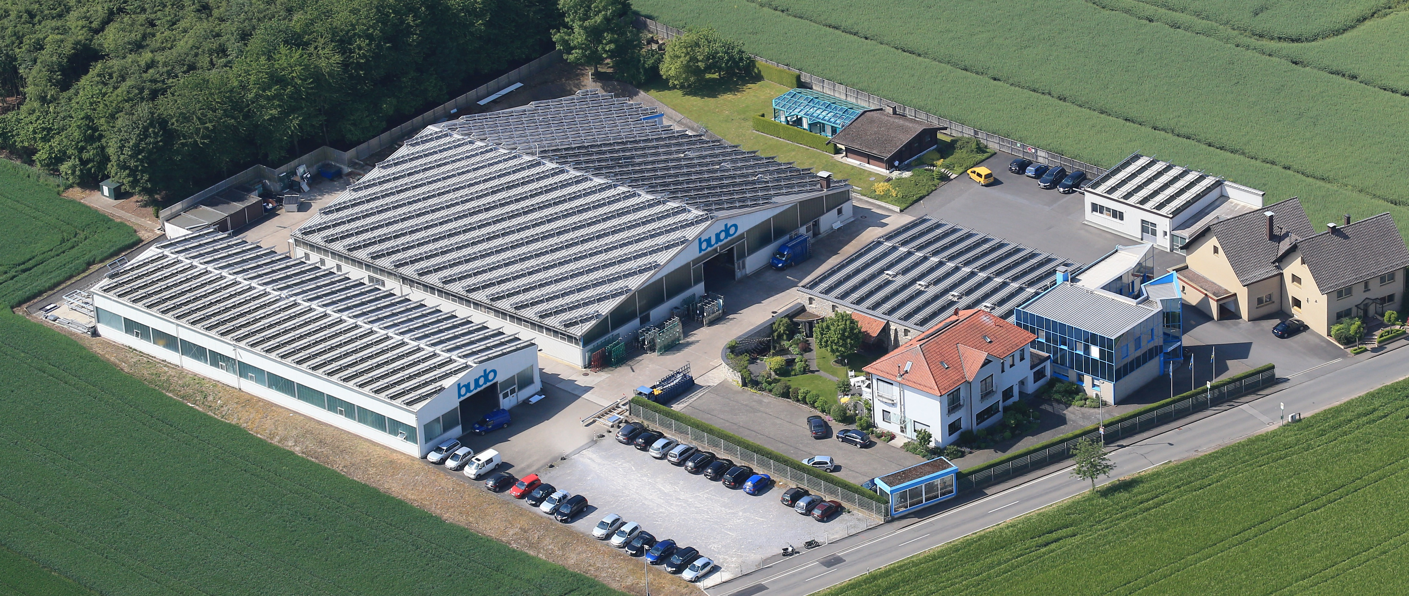 Luftaufnahme des Firmengel&auml;ndes